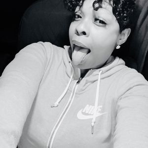 Meet your Posher, Raquel